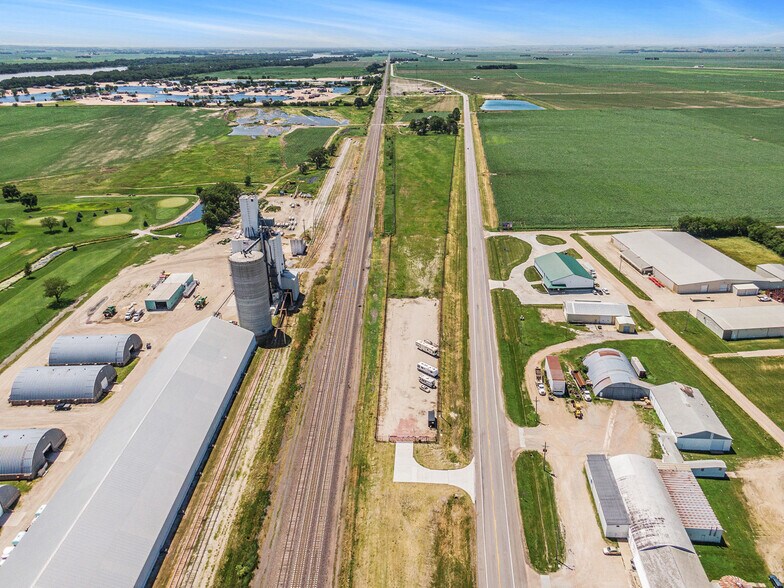 More Photos Of 1099 W 6th St, North Bend Land For Lease