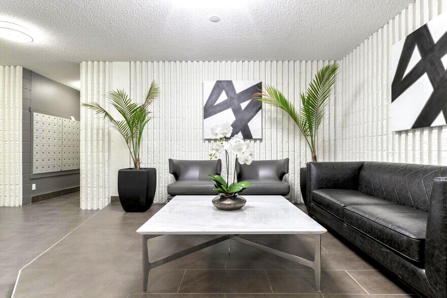 More Photos Of 10350 122nd St NW, Edmonton Apartments For Lease