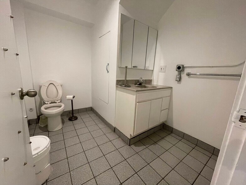 More Photos Of 340 Harriet St, San Francisco Light Manufacturing For Lease