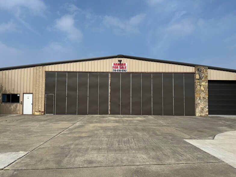 More Photos Of 28120 Boerne Stage Rd, Boerne Airplane Hangar For Sale