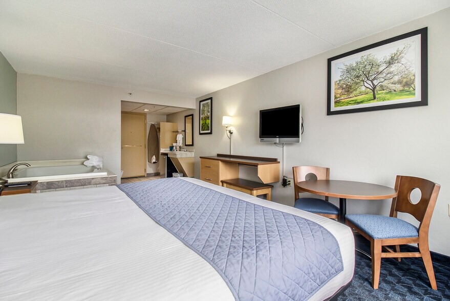 More Photos Of 1180 N Shore Dr, Mears Hospitality For Sale