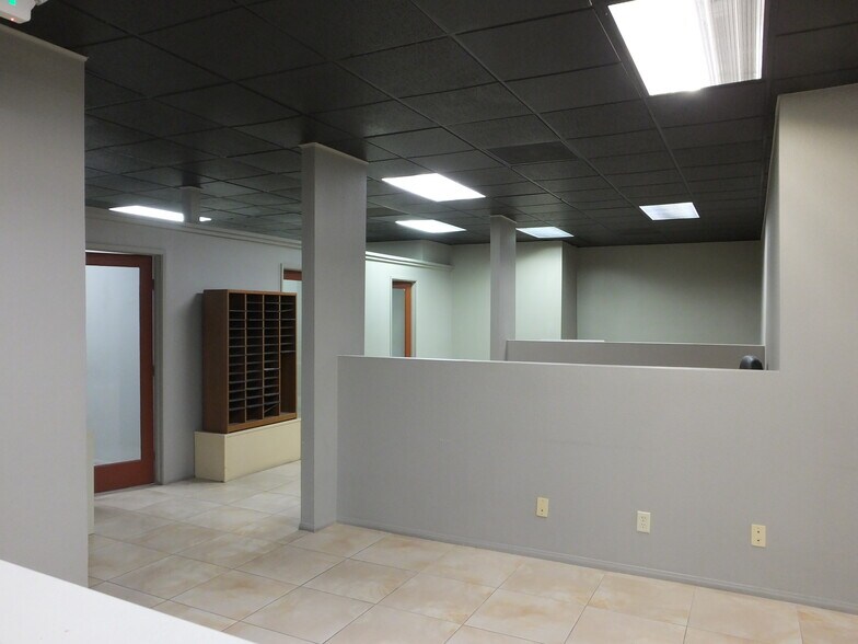 More Photos Of 44143-44147 20th St W, Lancaster Medical For Sale
