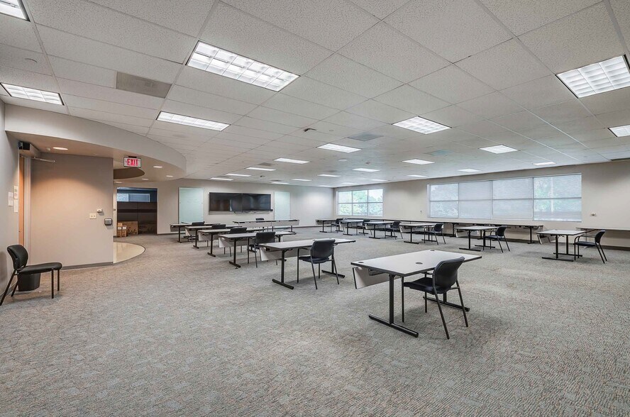 More Photos Of 1025 S Central Expy, Allen Office For Lease