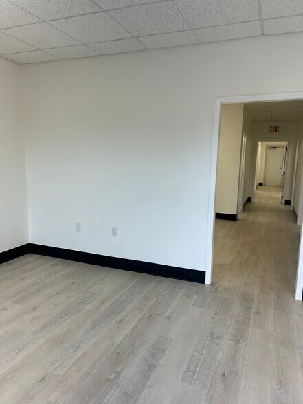 More Photos Of 312 Prosperity Dr, Knoxville Medical For Lease