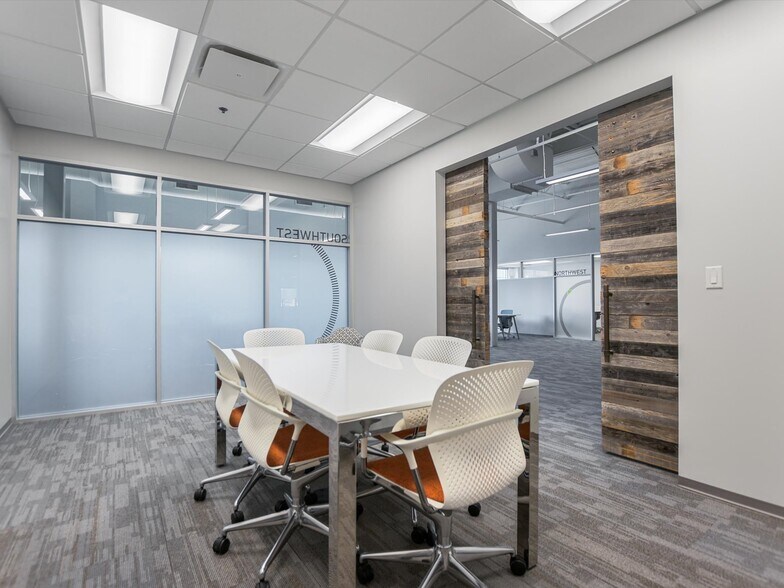 More Photos Of 1705 Guadalupe St, Austin Office For Sale