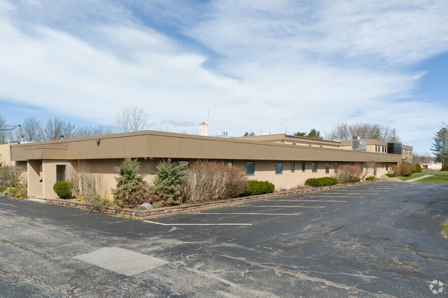 More Photos Of 7290 Nash Rd, North Tonawanda Showroom For Sale