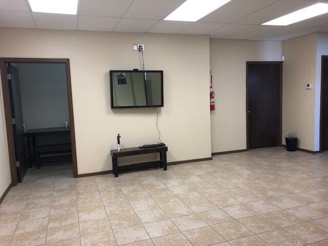 More Photos Of 3012 Mountain Pass Blvd, Anthony Office For Lease