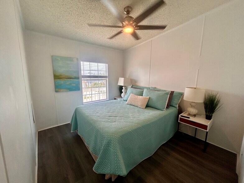 More Photos Of 6501 Boatyard Dr, Hudson Specialty For Sale