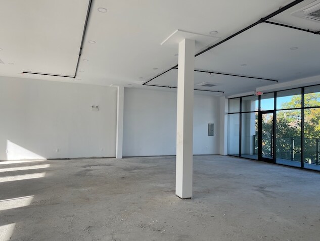 More Photos Of 18610 Union Tpke, Fresh Meadows Storefront Retail Office For Lease