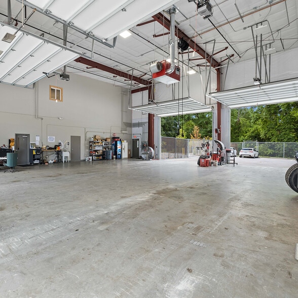 More Photos Of 608 S Hoover Rd, Durham Flex For Lease