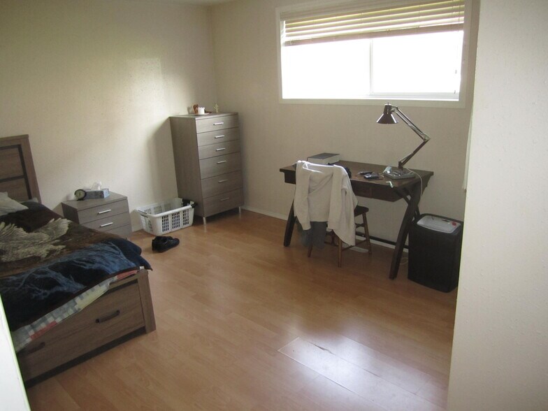 More Photos Of 13011 83rd St NW, Edmonton Apartments For Sale