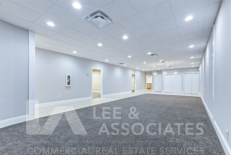 More Photos Of 88 E Broad St, Winter Garden Flex For Sale