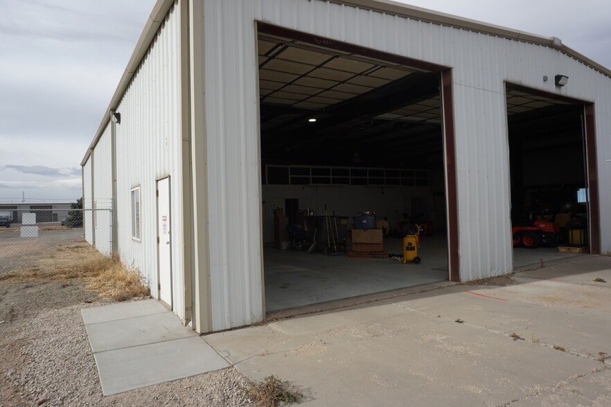 More Photos Of 820 N 9th Ave, Brighton Warehouse For Lease