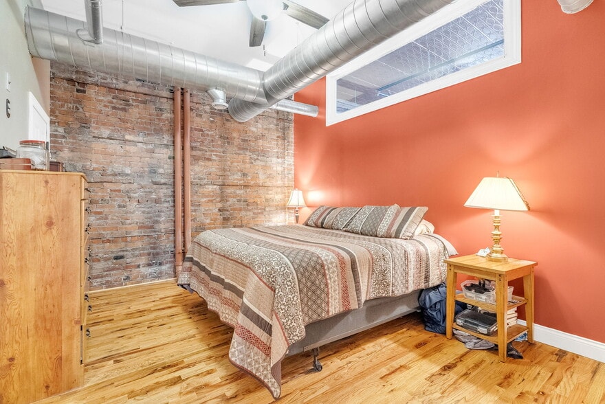 More Photos Of 306-310 Huron Ave, Port Huron Freestanding For Sale