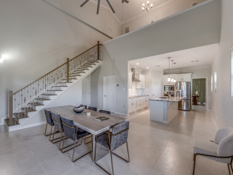 More Photos Of 10711 Hidden Lake Ln, Richmond Distribution For Sale