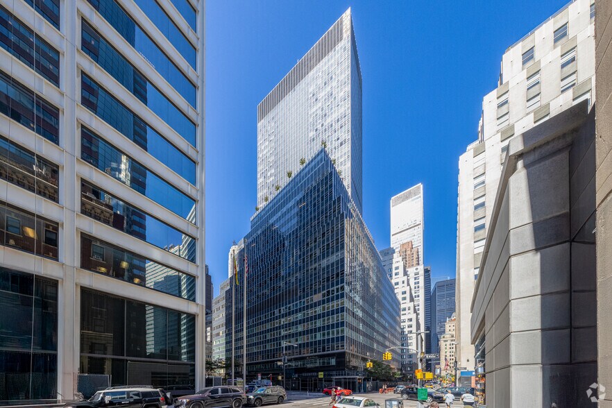 Primary Photo Of 110 Maiden Ln, New York Apartments For Lease