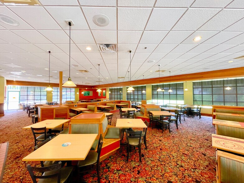 More Photos Of 31151 Us Highway 19 N, Palm Harbor Freestanding For Sale