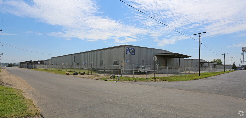 More Photos Of 1120 Gordon Ave, Richmond Warehouse For Lease