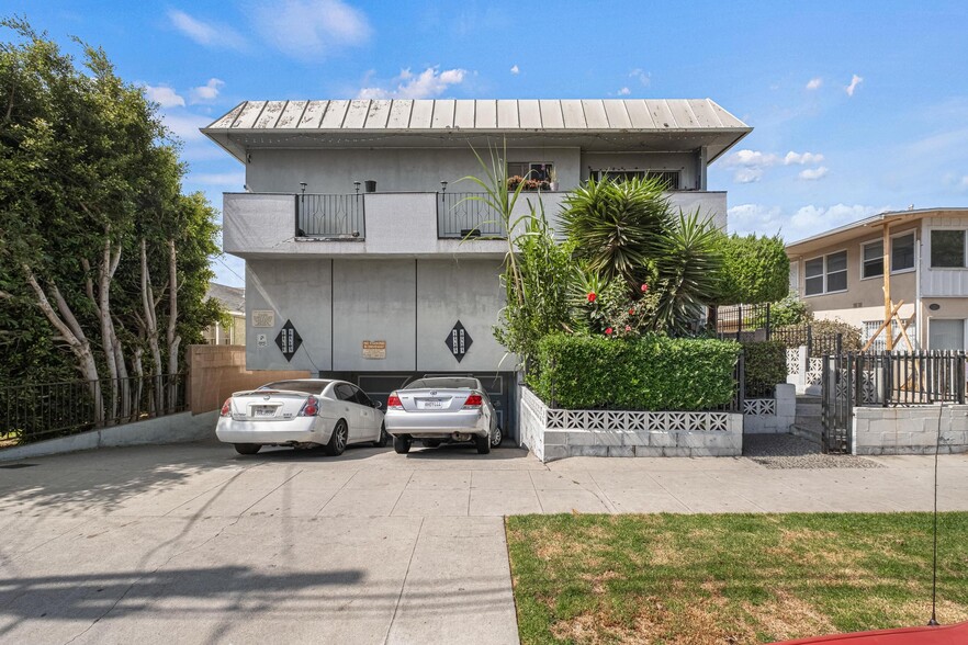 Primary Photo Of 119 N Cedar Ave, Inglewood Apartments For Sale