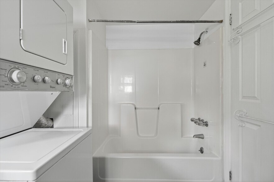 More Photos Of 48 - 50 Horseshoe Lake, Kauneonga Lake Apartments For Sale