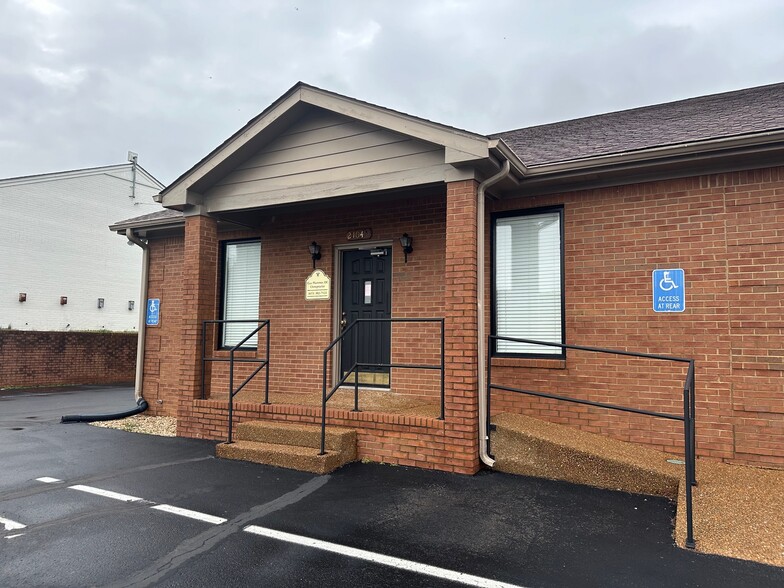 Primary Photo Of 2104 Park Plaza Dr, Springfield Medical For Lease