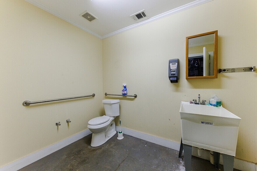 More Photos Of 1375 Access Rd, Covington Freestanding For Sale