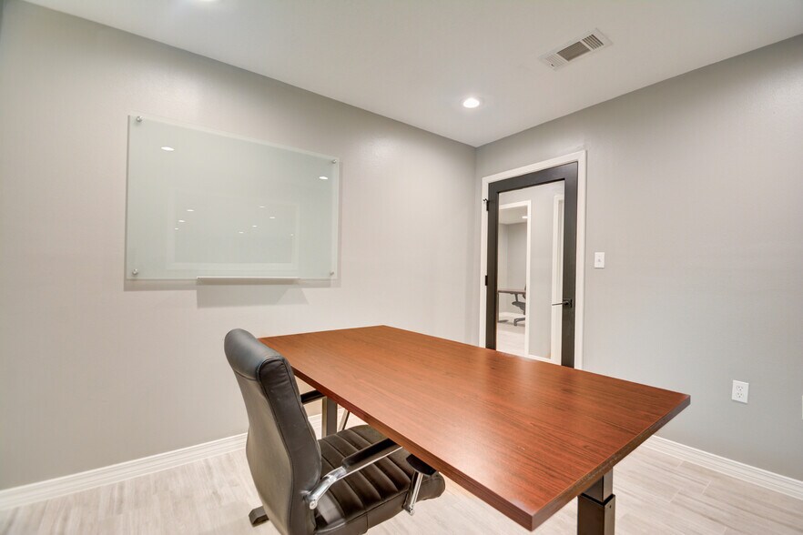 More Photos Of 26615 Oak Ridge Dr, The Woodlands Office For Lease