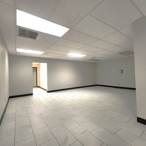 More Photos Of 2033 Heritage Park Dr, Oklahoma City Office For Sale