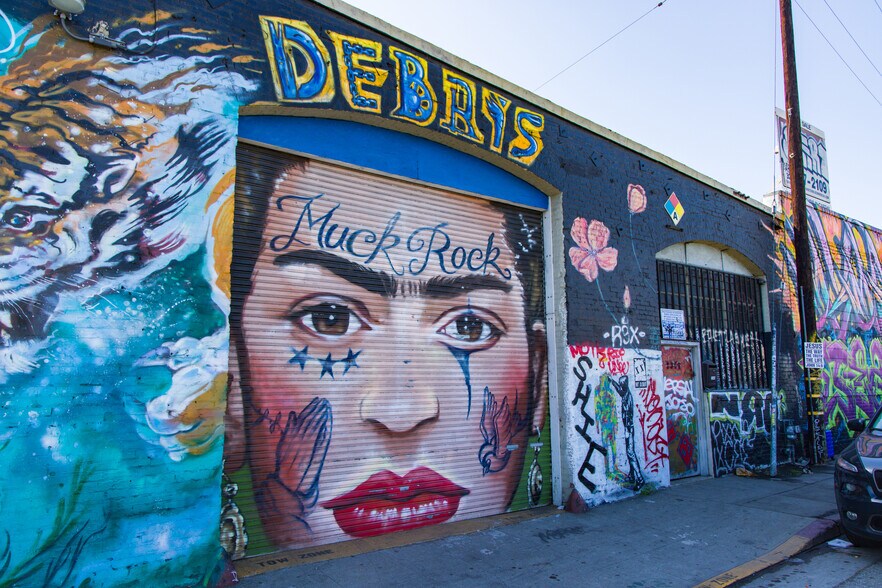 More Photos Of 2341-2345 E Olympic Blvd, Los Angeles Warehouse For Sale