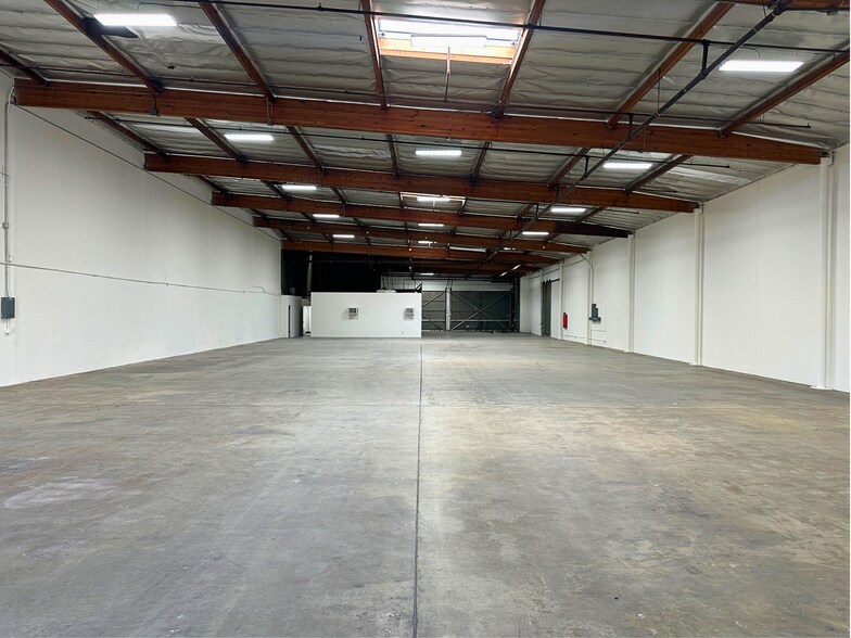 More Photos Of 1506-1550 N Knowles Ave, Los Angeles Warehouse For Lease
