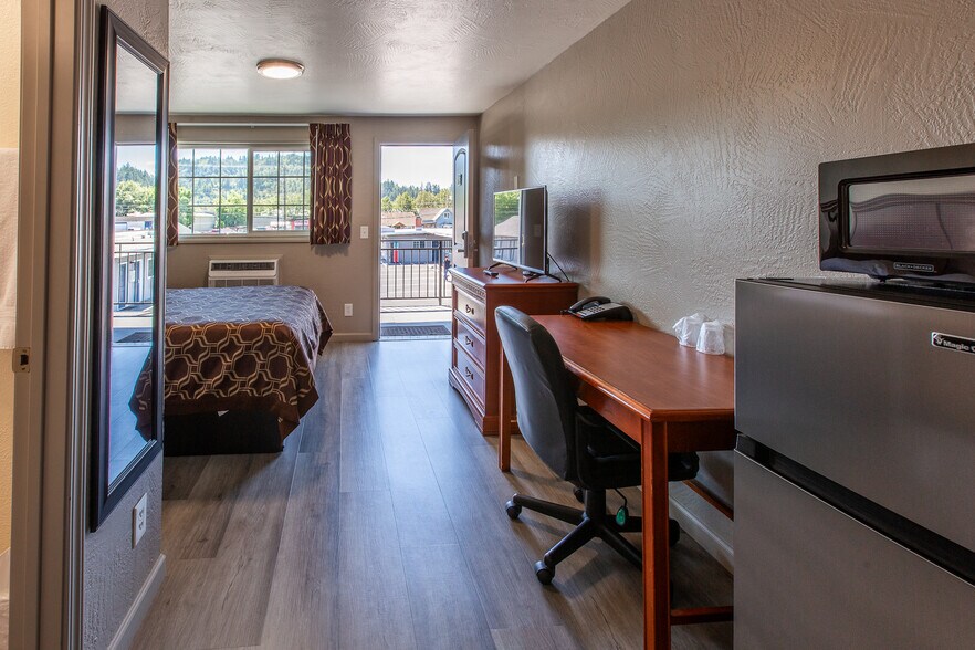 More Photos Of 1152 Main St, Springfield Hotel For Sale