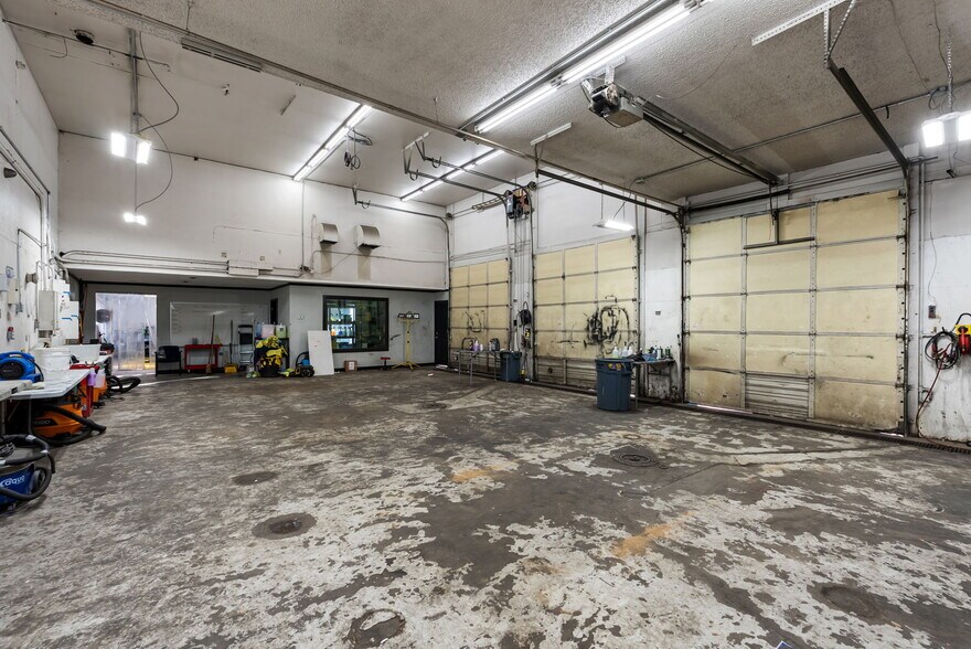 More Photos Of 845 W Moreno Ave, Colorado Springs Warehouse For Sale