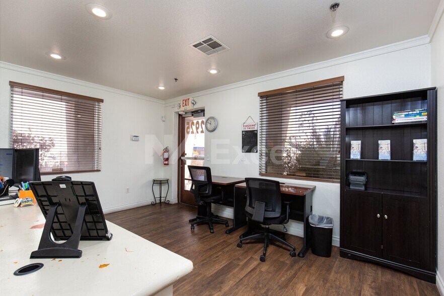 More Photos Of 2925 Brookspark Dr, North Las Vegas Warehouse For Sale