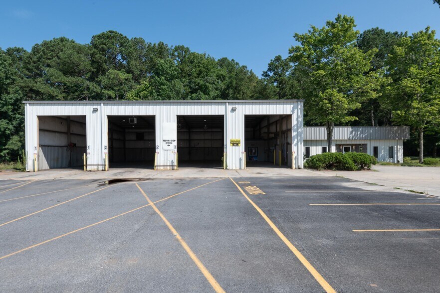 More Photos Of 7735 Bishop Rd, Fairburn Truck Terminal For Lease