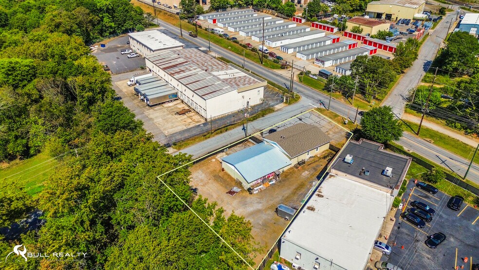 More Photos Of 1464 Willingham Dr, East Point Light Distribution For Sale