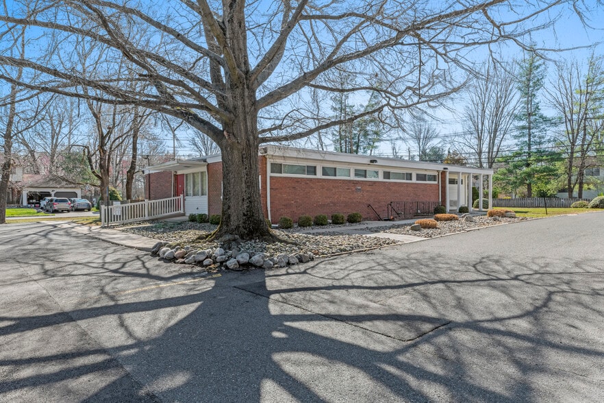 More Photos Of 123 Dunhams Corner Rd, East Brunswick Medical For Sale