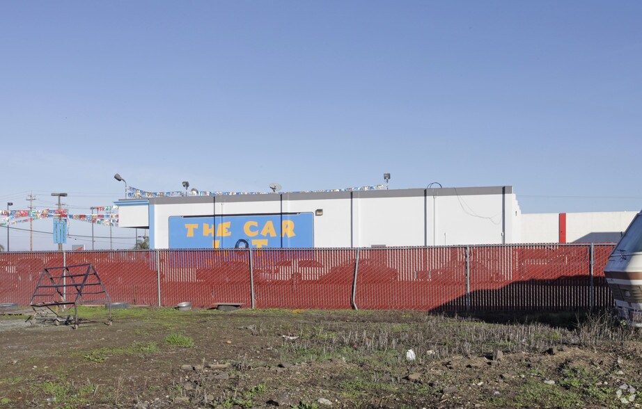 More Photos Of 401 San Felipe Rd, Hollister Auto Dealership For Lease