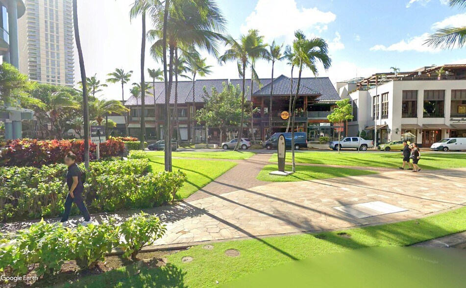 More Photos Of 280 Beach Walk, Honolulu Storefront For Lease