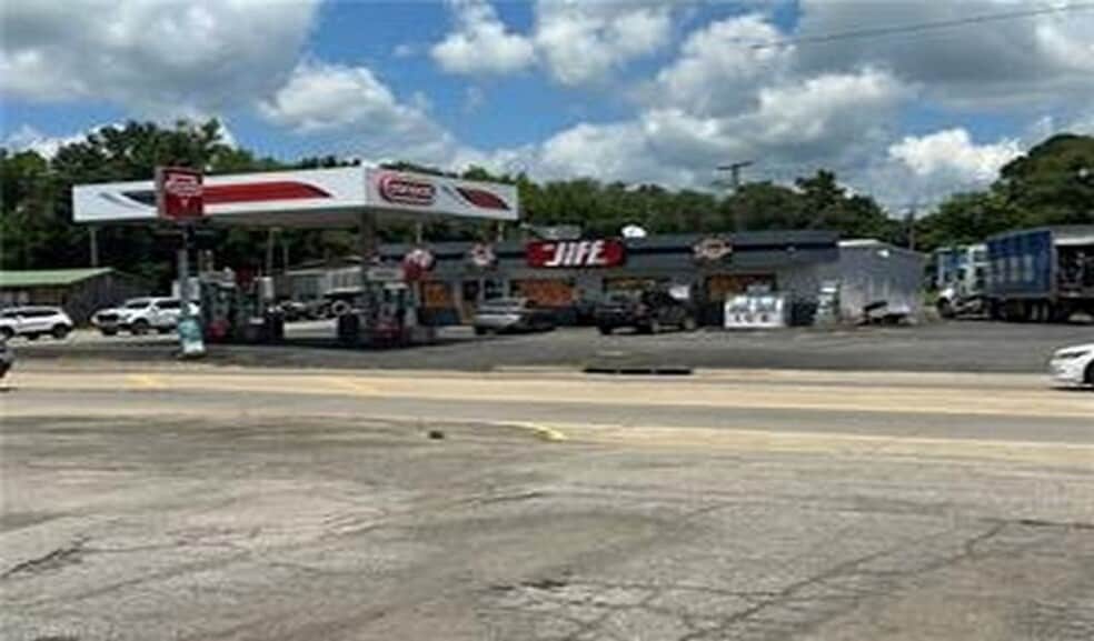 More Photos Of 523 W Cherokee Ave, Sallisaw Convenience Store For Sale