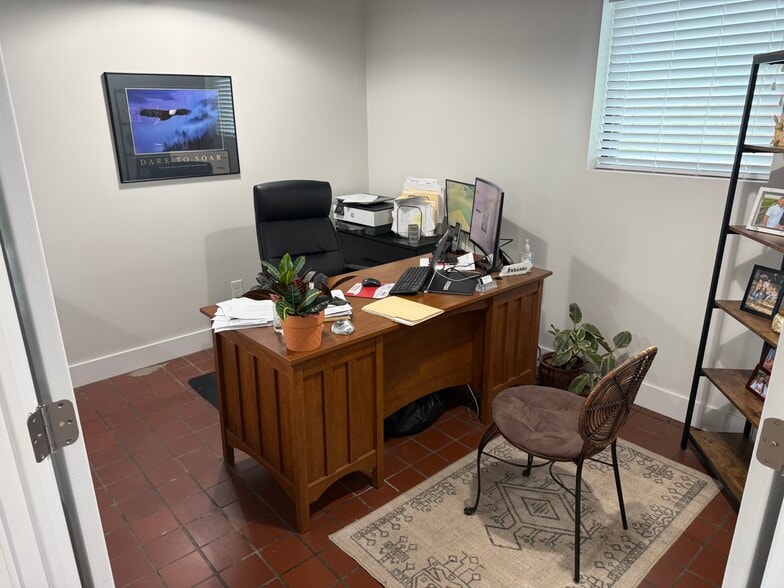 More Photos Of 924 N Tennessee St, Cartersville Office For Lease