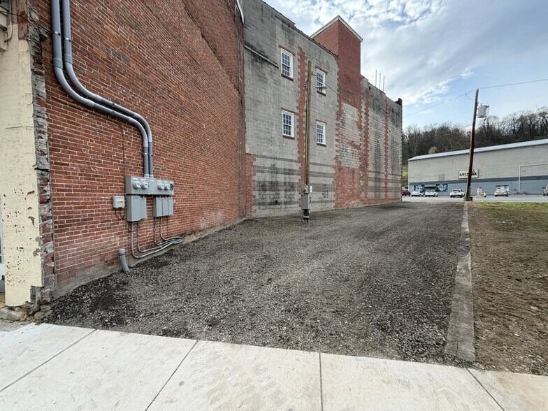 More Photos Of 45 Valley St, Lewistown Land For Lease
