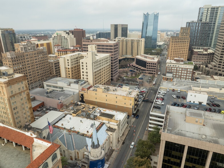 More Photos Of 214 E Travis St, San Antonio Apartments For Lease