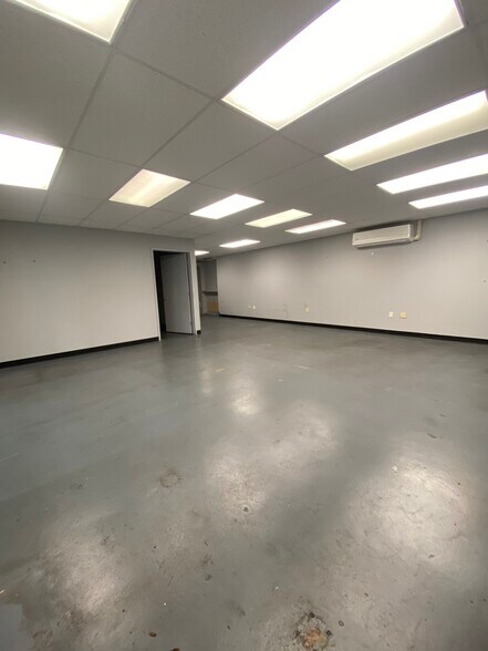 More Photos Of 74-5552 Kaiwi St, Kailua Kona Warehouse For Lease