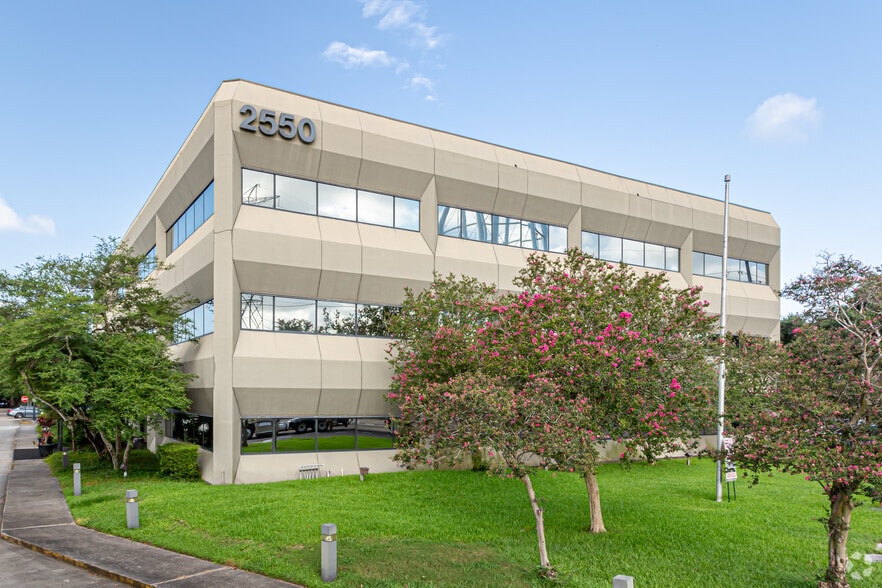 More Photos Of 2550 Belle Chasse Hwy, Gretna Office For Lease