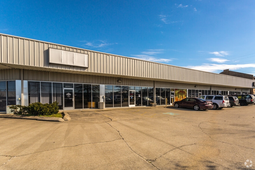 More Photos Of 1249 Northgate Business Pky, Madison Warehouse For Lease