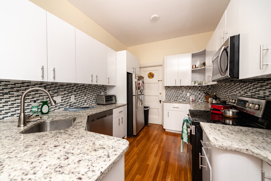 More Photos Of 470 Commonwealth Ave, Boston Apartments For Sale