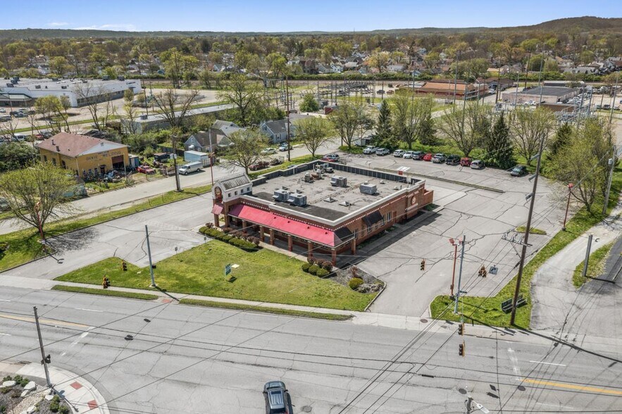 More Photos Of 2949 Dixie Hwy, Hamilton Restaurant For Sale