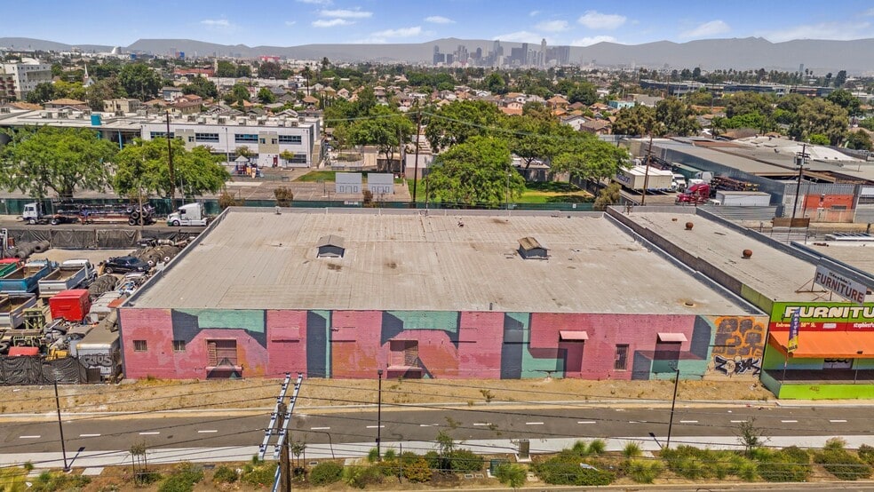 More Photos Of 150-154 E 58th St, Los Angeles Manufacturing For Sale
