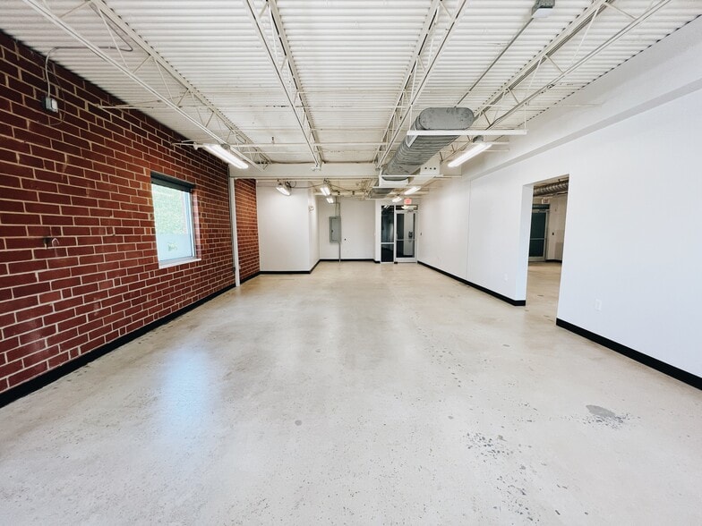 More Photos Of 1401 Central Ave, Charlotte Freestanding For Lease