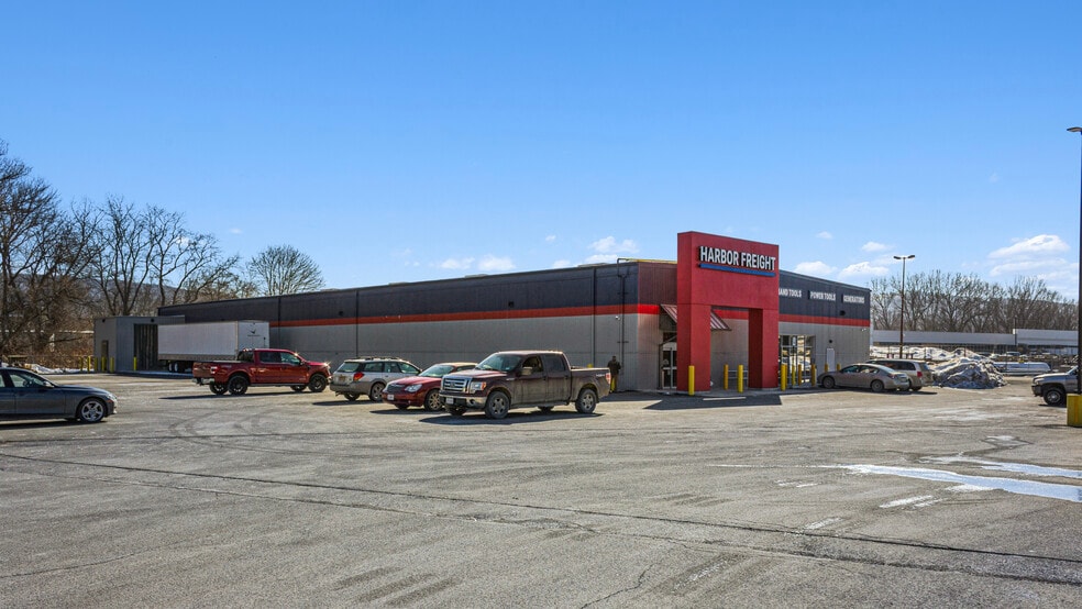 More Photos Of 1272 Upper Front St, Binghamton General Retail For Sale